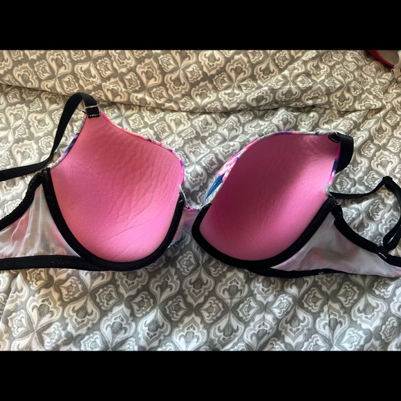Pink - Victoria’s Secret Push Up Bra - Picture 4 of 7